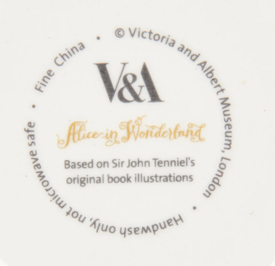 Victoria & Albert Alice In Wonderland Can Mug, Alice, 350ml, Gift Boxed