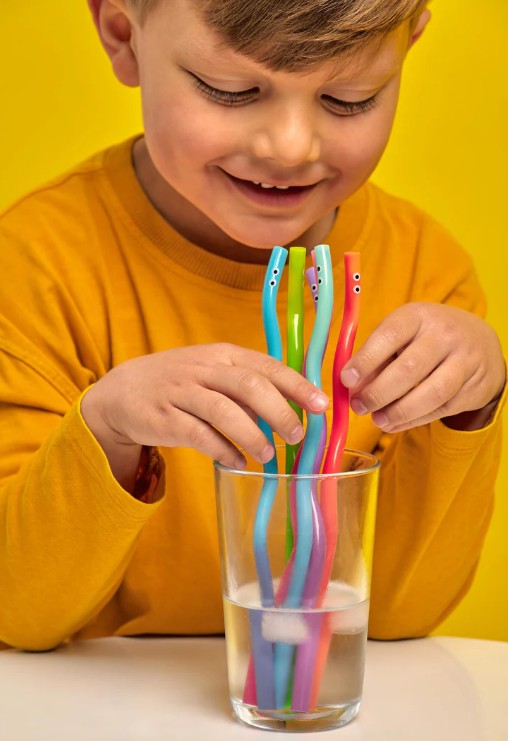 Kikkerland Wiggly Worm Colour Changing Straws Set Of 6