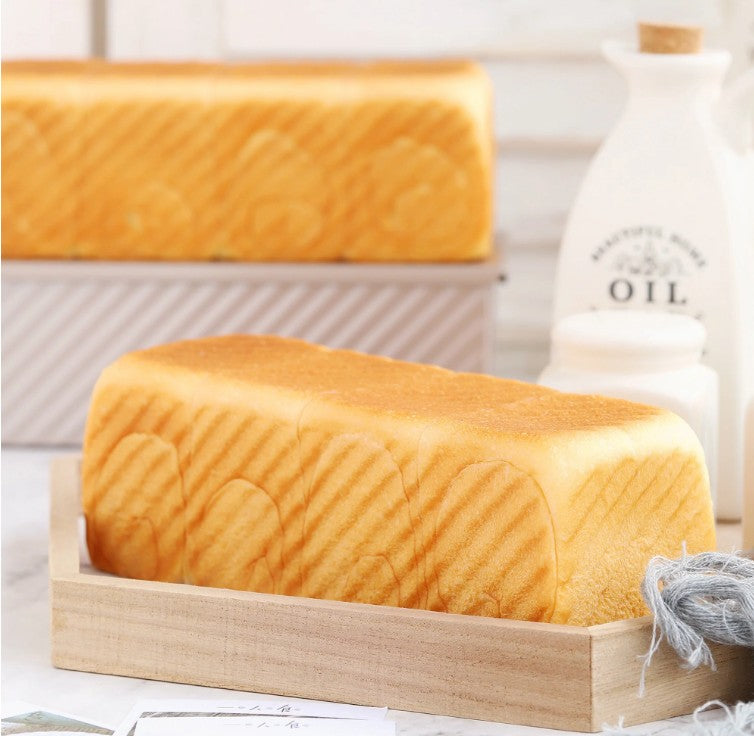 Chefmade Corrugated Loaf Pan With Cover 300g - 22cm