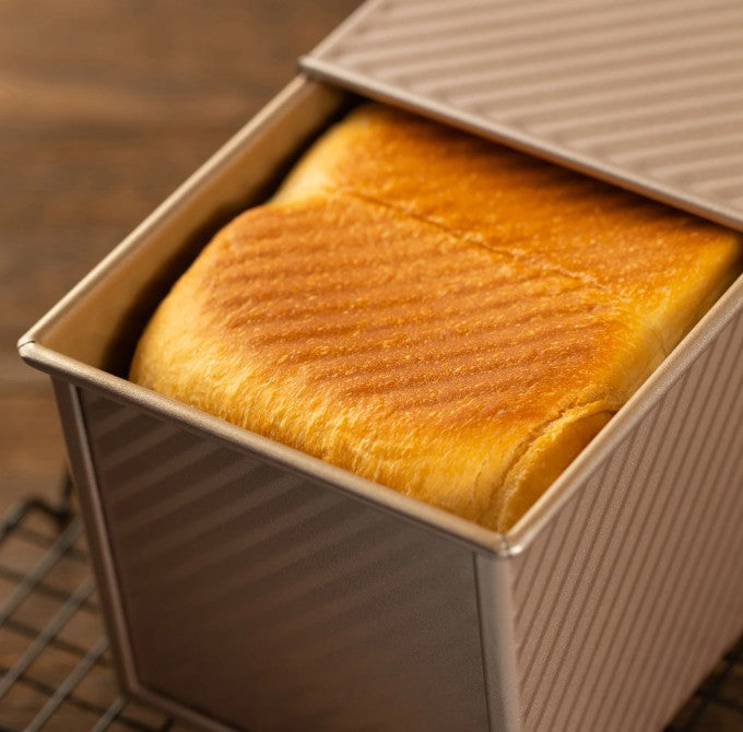 Chefmade Corrugated Loaf Pan With Cover 1kg - 34cm