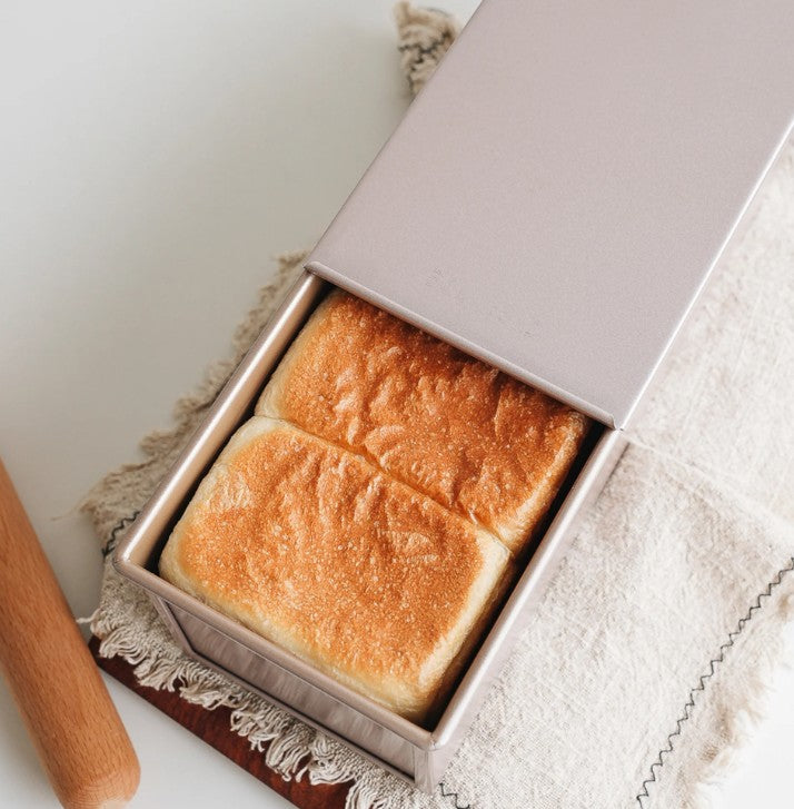 Chefmade Loaf Pan With Cover 1.2kg - 39cm