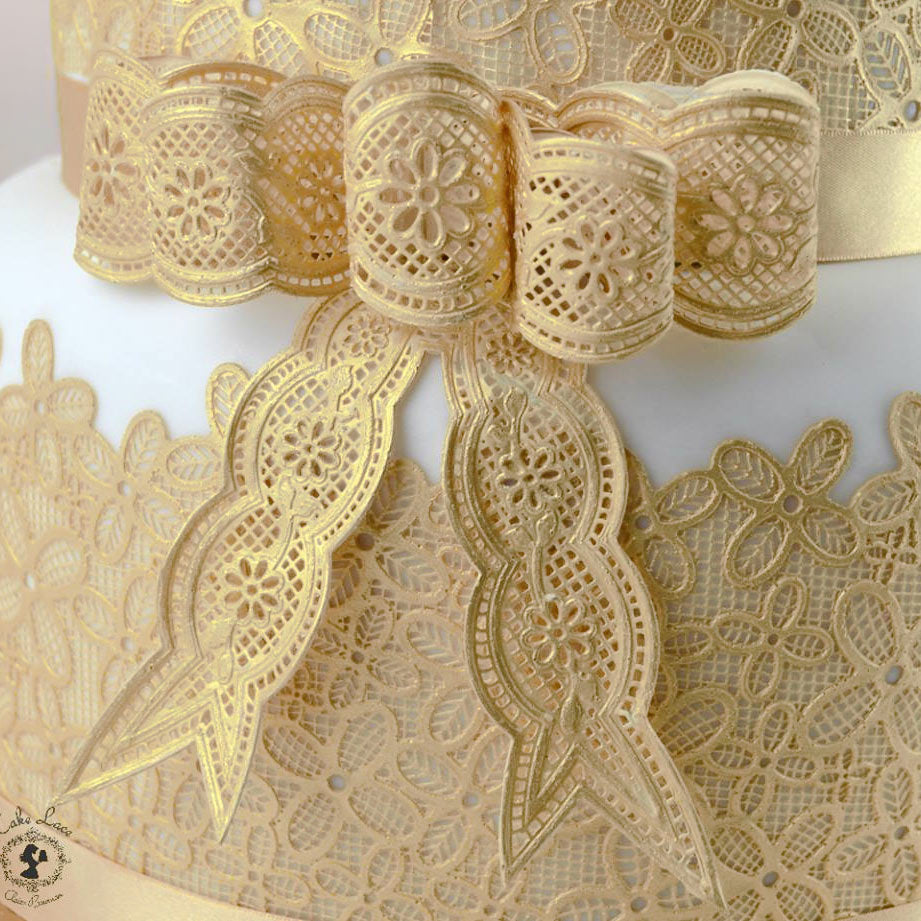 Claire Bowman Cake Lace Mat Vintage Bows