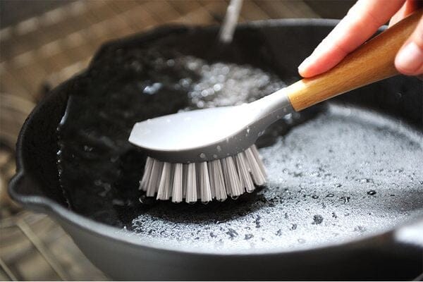 Full Circle Tenacious C Cast Iron Brush Cleaning Equipment The Cooks Kitchen Mandurah 