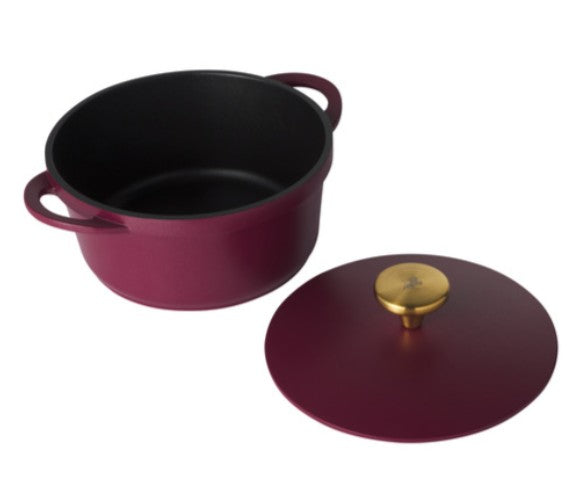 Maxwell & Williams Cast Lite - Non-stick Casserole 20cm/2.4l Cherry