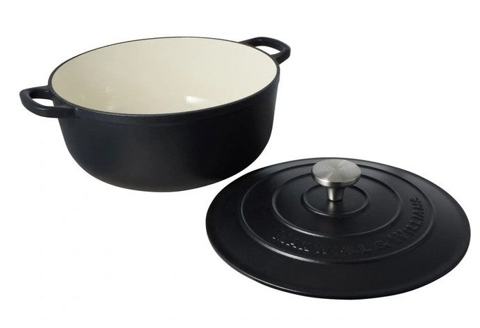 Maxwell & Williams Cast Iron Round Casserole 28cm/6.2l - Black