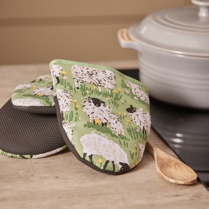 Ulster Weavers Woolly Sheep Microwave Mitts Green 18x14.5x2.5cm Aprons The Cooks Kitchen 