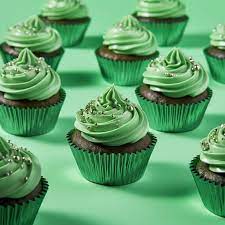 Papyrus & Co 50 Fine Foil Baking Cups - Green 50mm